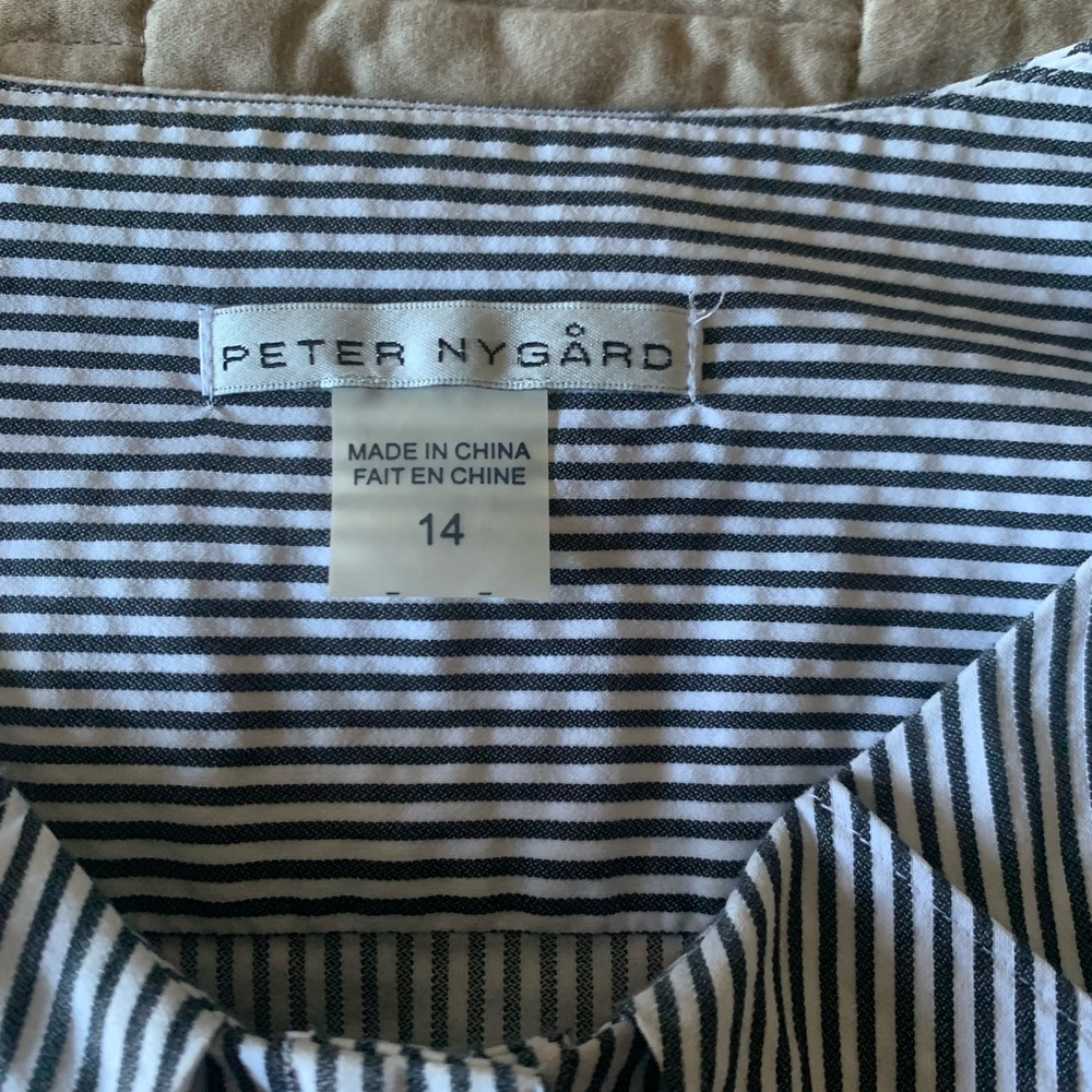 Pinstripe dress shirt with cute front collar - Picture 4 of 4